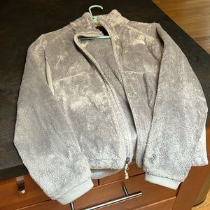 Gray Northface fleece zip up.